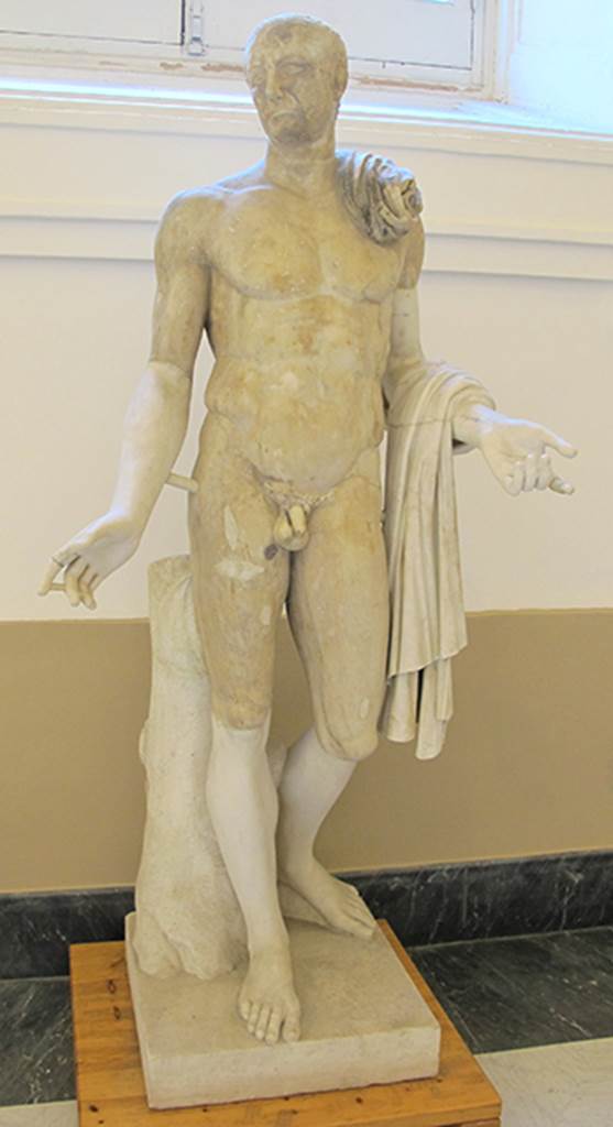 VII.16 Herculaneum. Heroic nude statue of M. Nonius Balbus.
Now in Naples Archaeological Museum. Inventory number 6102.
Photo courtesy Sailko via Wikimedia Commons, licence CC BY-SA 3.0.